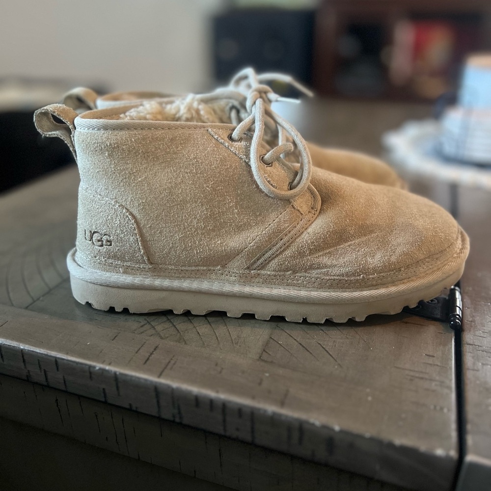 UGG Women’s Neumel Boots! Size- 6